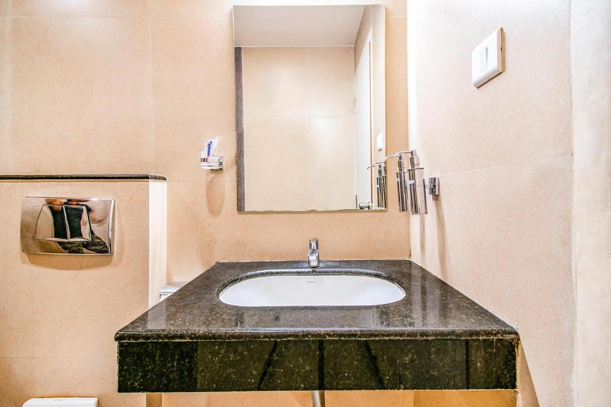 Fabhotel Prime Royal Castle - Nr Coimbatore North Railway Station Esterno foto