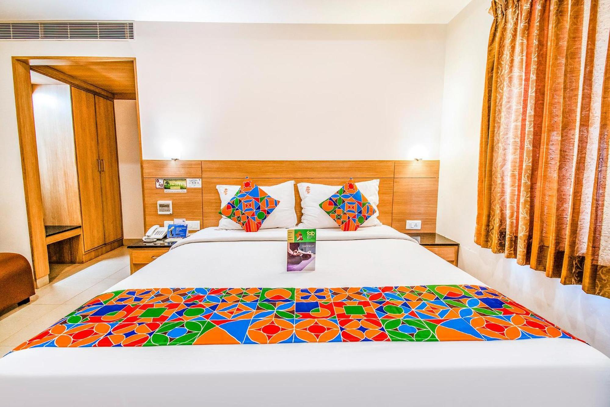 Fabhotel Prime Royal Castle - Nr Coimbatore North Railway Station Esterno foto